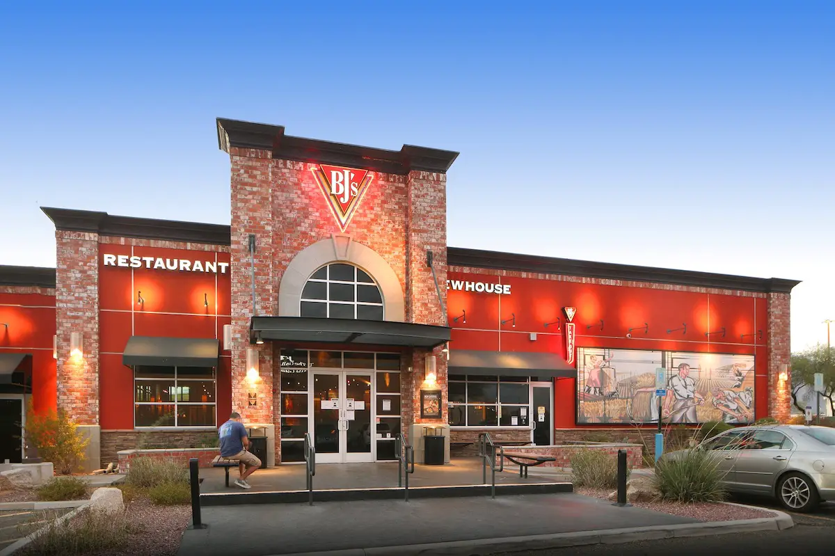 Cushman & Wakefield Brokers Sale of Tucson Restaurant Asset
