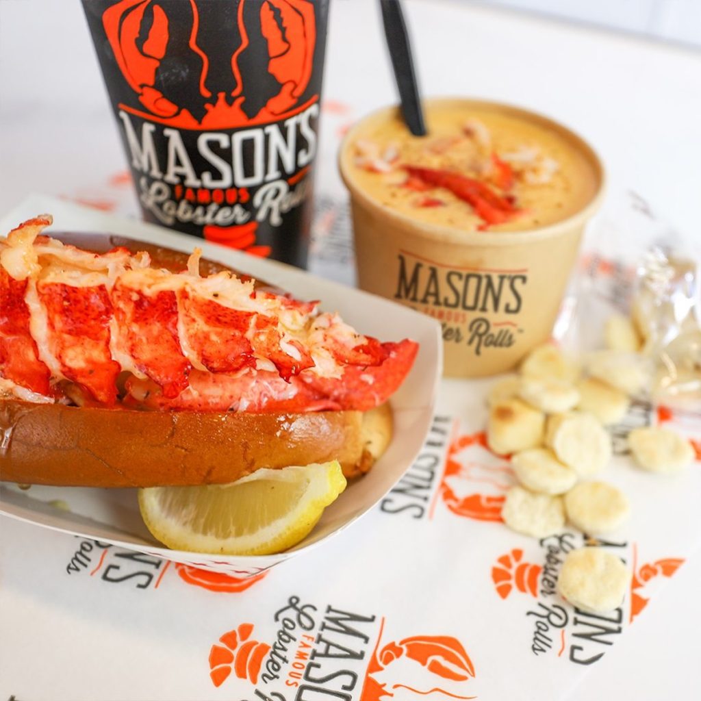 Mason’s Famous Lobster Rolls Opens Spring at Scottsdale Quarte